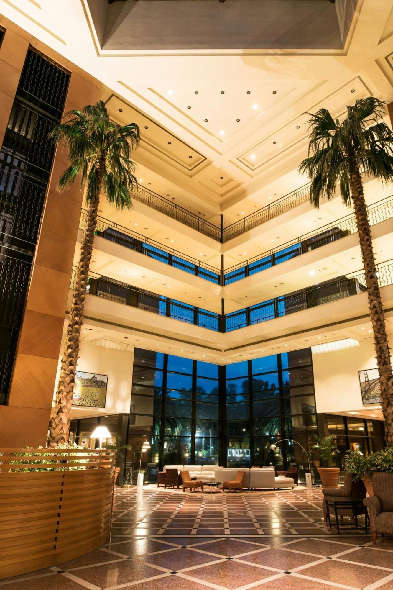 Sheraton Pilar Hotel & Convention Center Exterior foto